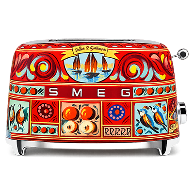 SMEG Toaster im Dolce & Gabbana Design mit farbenfrohen sizilianischen Ornamenten.
